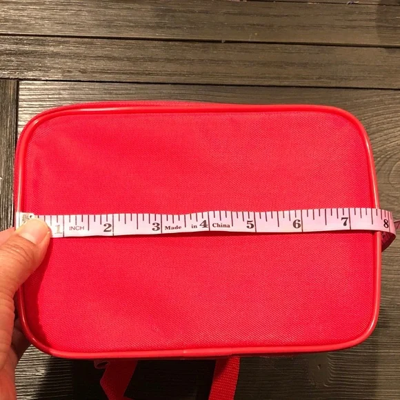 Hello Kitty Red Lunch Tote - Picture 10 of 13